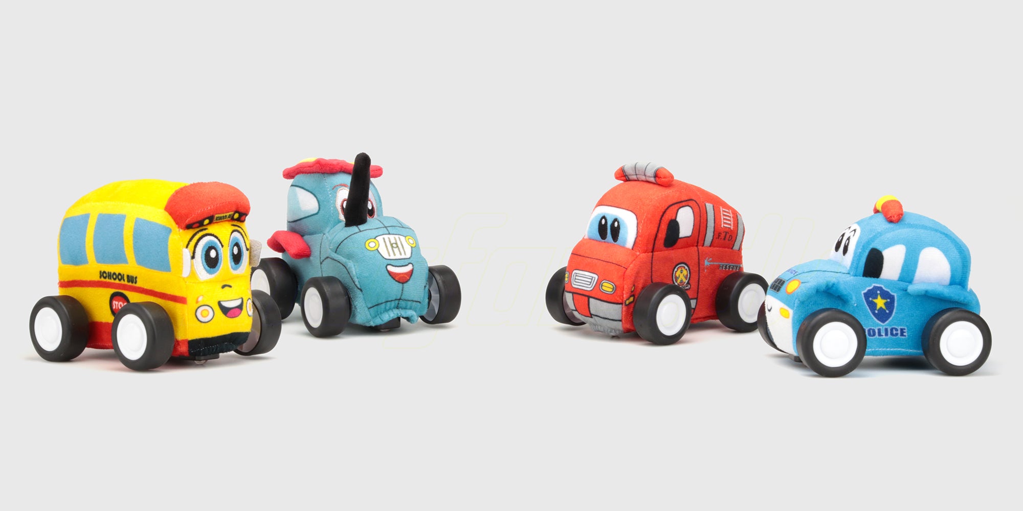 Skolebus, traktor, brandbil og politibil samlet som bløde fjernstyrede biler