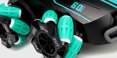 Hvid og blå Drift Shooter fjernstyret bil vist fra siden med detaljerede stafferinger.