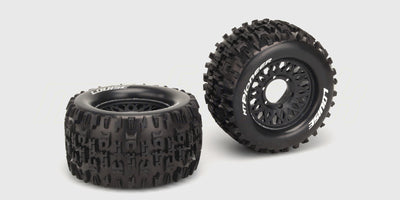 To sorte MT-Pioneer hjul med grove offroad-dæk og seks-egede fælge til fjernstyrede monster trucks.