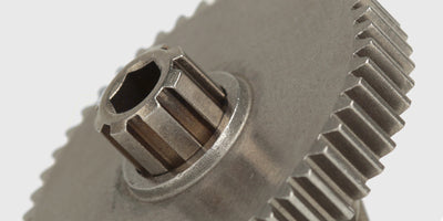 HyperGo Super HD Spur Gear gearkasse samling i metal til MJX fjernstyret bil vist på hvid baggrund.