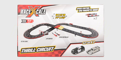 Actionfyldt Police Chase racerbane med politibil og flugtbil i et spændende ræs på skinnerne.