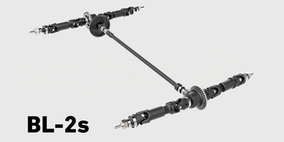 Blå Traxxas Ford Fiesta ST Rally Brushless fjernstyret bil i 1:10 skala set forfra på hvid baggrund.