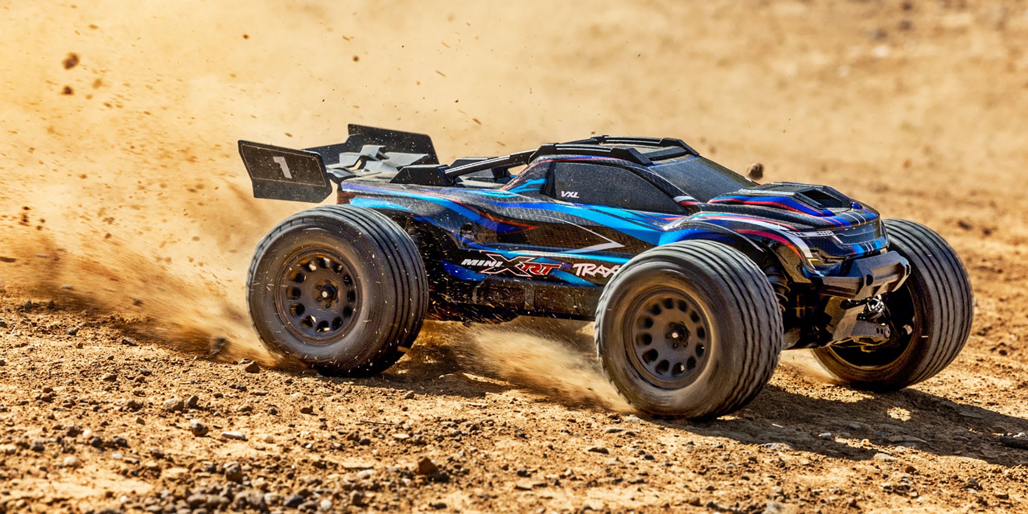 Traxxas Mini XRT har 4-hjulstræk
