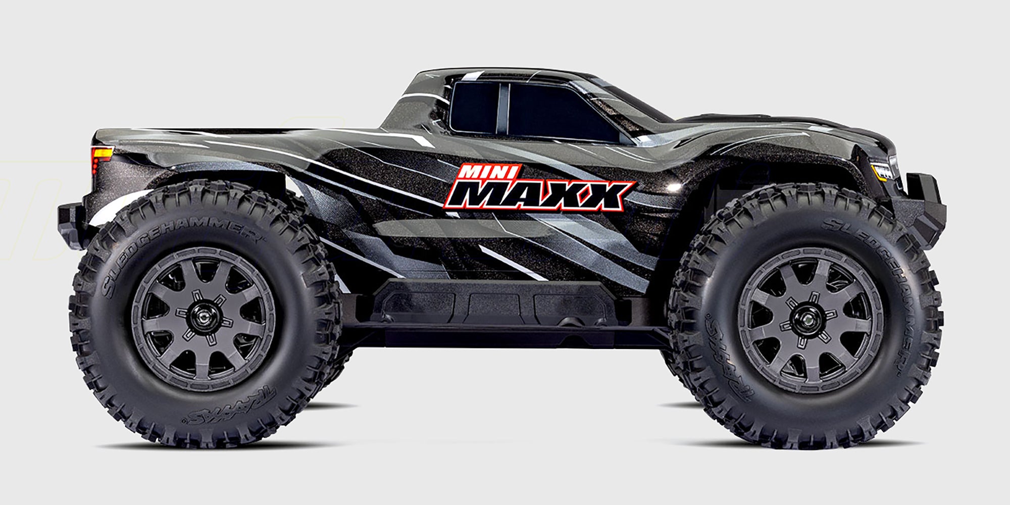 Traxxas Mini Maxx med vandbeskyttet elektronik og Ultra Shocks støddæmpere.