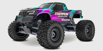 Traxxas Stampede 2WD Brushless VX3 monster truck set forfra med lilla og turkis karosse