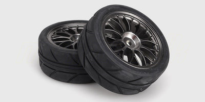 Hjulsæt Sniper ORG til touring car med orange fælge og mønstrede dæk.