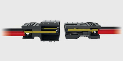 Nærbillede af Traxxas iD-stik på et 11.1V 4000mAh Power Cell LiPo batteri til fjernstyrede biler.