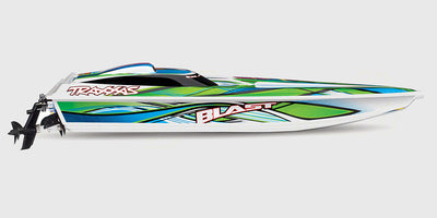 Hvid Traxxas Blast fjernstyret racerbåd med orange detaljer og strømlinet skrog til hurtig sejlads.